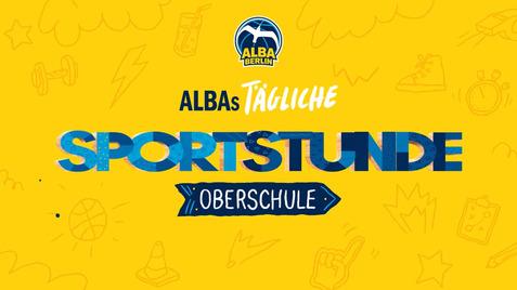Logo von ALBA Berlin auf gelbem Hintergrund mit dem Text „ALBAs tägliche Sportstunde Oberschule“ in verschiedenen Schriftarten.